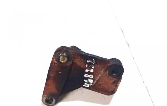 Volvo V70 Engine mounting bracket 9143466