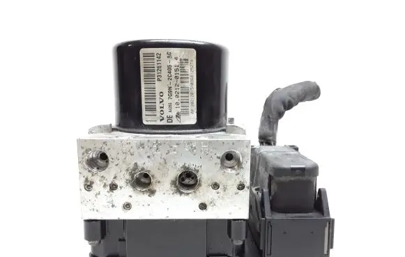 Volvo V70 ABS Pump 31261142 P31261142 7G9N2C405AC