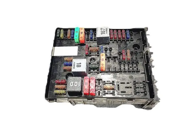 Skoda Octavia Mk2 (1Z) Fuse module 1K0937124P