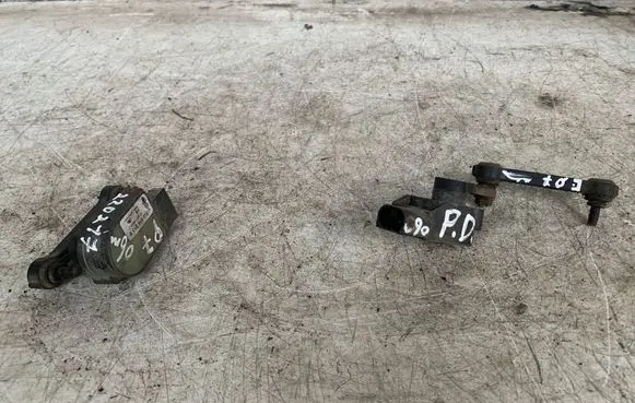 Audi Q7 4L Headlight/headlamp level sensor 7L0616213