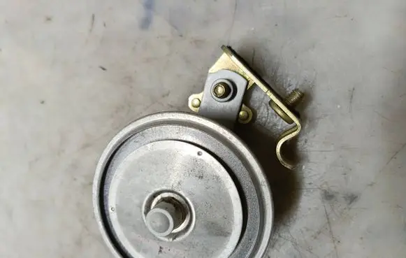 Volkswagen PASSAT B5 Horn signal E2869 A722367