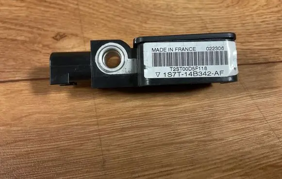 Ford Mondeo Mk III Airbag deployment crash/impact sensor 1S7T14B342AF