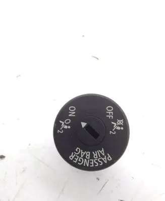 Passenger airbag on/off switch