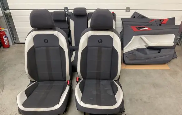 Volkswagen Polo VI Seat set 