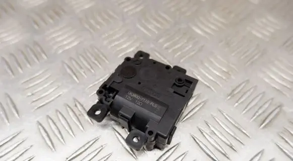 Toyota Highlander XU70 A/C air flow flap actuator/motor 0638002110