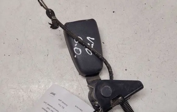 Volvo V70 Rear seatbelt buckle
