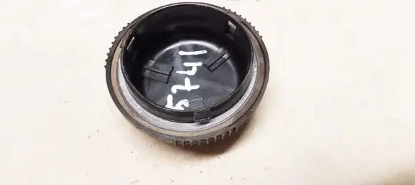 Peugeot 206 Headlight/headlamp dust cover
