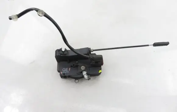 Opel Corsa C Front door lock 13154791GE