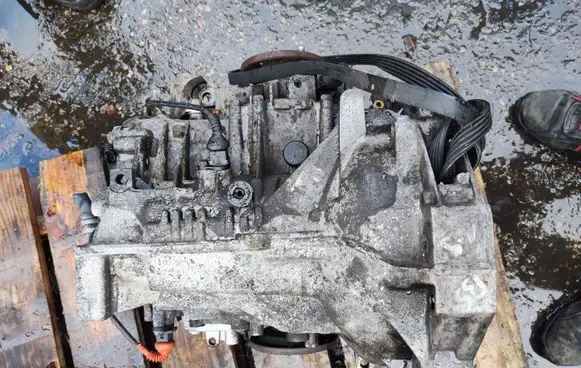Volkswagen PASSAT B5 Manual 4 speed gearbox 