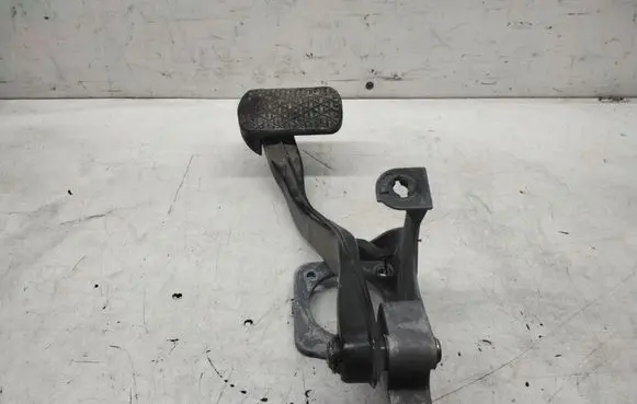 Mercedes-Benz E W211 Brake pedal A2112900119