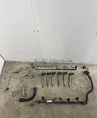 BMW 6 F12 F13 Fuel injectors set 0445216036 7805423