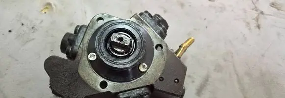 Opel Corsa E Fuel injection high pressure pump 55255416 0445010426