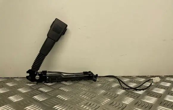 BMW 3 F30 F35 F31 Front seatbelt 7259388