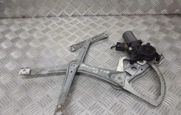 Mercedes-Benz E W210 Front door window regulator with motor 0130821708