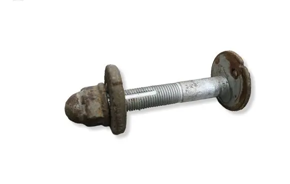 Nissan Qashqai+2 Rear suspension camber bolt 