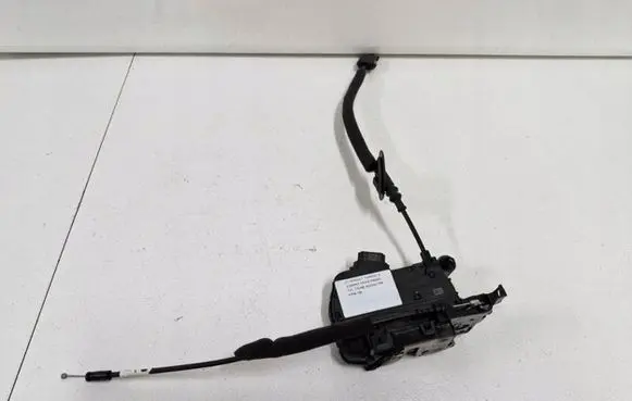 Renault Twingo III Rear door lock 825022177R