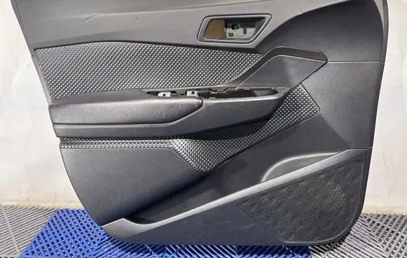 Toyota C-HR I Front door card panel trim 67782