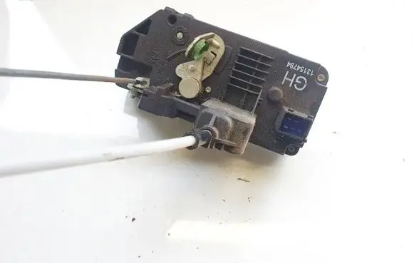 Opel Meriva A Rear door lock 13154794