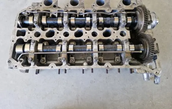 Mitsubishi L200 Engine head 
