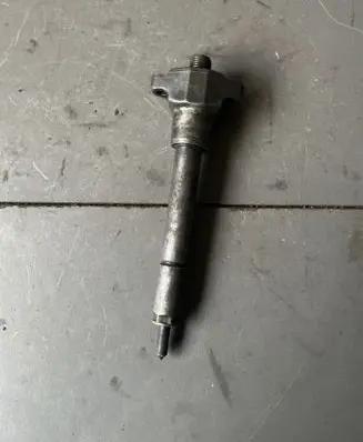 Fuel injector