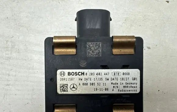 Mercedes-Benz EQA Distronic sensor radar A0009055211 0203302447 39R11587