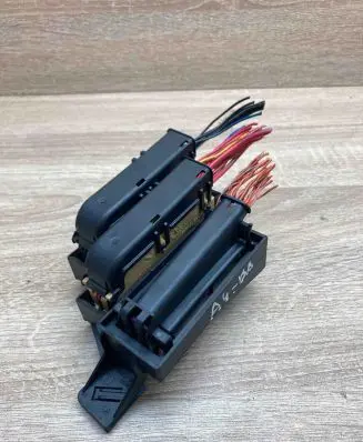 Audi A4 S4 B8 8K Fuse module 8K2971845B 3122102CP