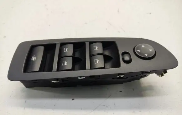 BMW 1 E82 E88 Electric window control switch 9217317