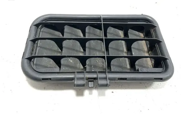 Audi A8 S8 D3 4E Quarter panel pressure vent 4E0819181A