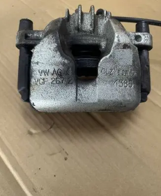 Volkswagen Tiguan Front brake caliper 
