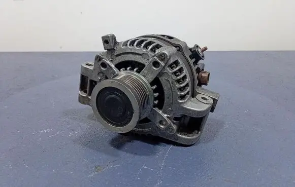Toyota Avensis Verso Generator/alternator 270600G011
