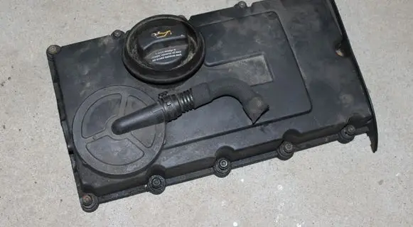 Volkswagen PASSAT B6 Rocker cam cover 03G103475