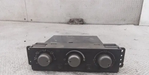 Mitsubishi Pajero Climate control unit MR958005