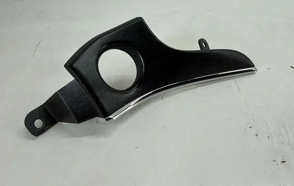 Jeep Grand Cherokee Dashboard glove box trim 5QW50AAAAC 5QW50AAAAA X70006403WD