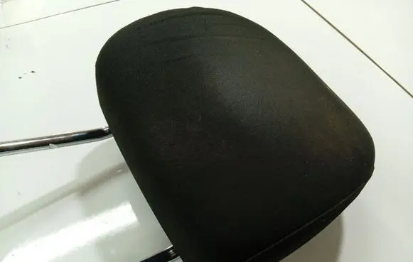 Toyota Avensis T270 Front seat headrest 