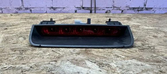 Chevrolet Lacetti Third/center stoplight