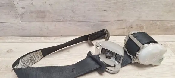Toyota Corolla Verso AR10 Rear seatbelt 0433086 E40433086