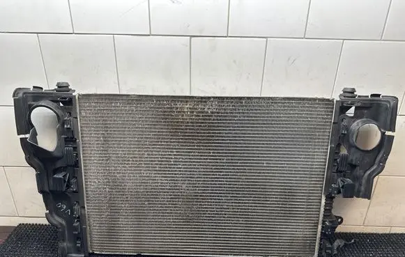 Volvo V70 Coolant radiator 31261105