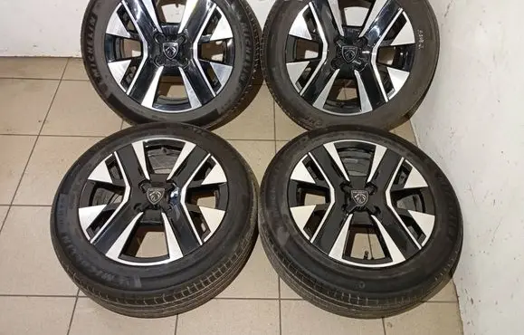 Peugeot 208 II R16 alloy rim 9851282880