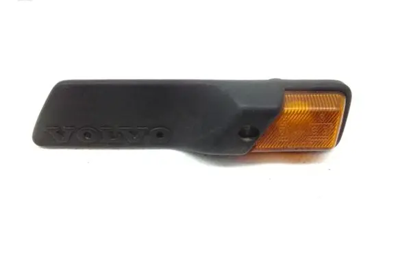 Front fender indicator light