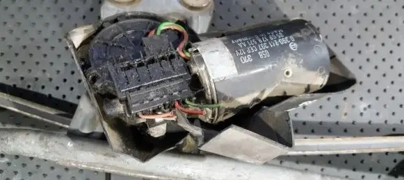 Ford Escort Wiper motor 0390241307 058370