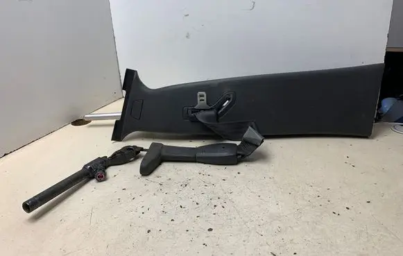 Volvo V50 Front seatbelt 601150200G 3039809427