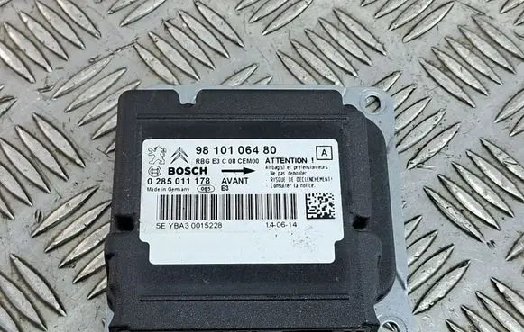 Citroen C4 Cactus Airbag control unit/module 9810106480