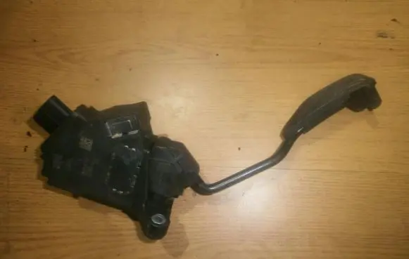 Toyota Yaris Accelerator throttle pedal 781100d021 11164b