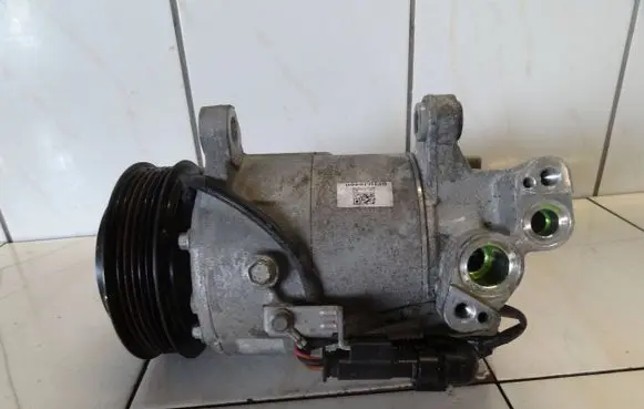 BMW 2 F45 Air conditioning (A/C) compressor (pump) 6578922 BFHIJ6460