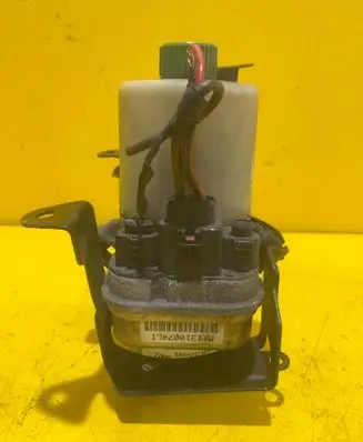 Skoda Fabia Mk2 (5J) Power steering pump 6R0423156B