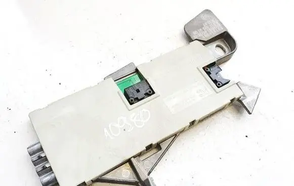 Mercedes-Benz E W211 Antenna control unit a2118200189 4019a--dcs211