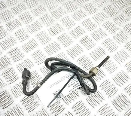 Mercedes-Benz CLA C117 X117 W117 Oil temperature sensor A0009058501