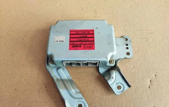 Ford Mondeo Mk III Gearbox control unit/module 2S71-72401-CE 2S7172401CE