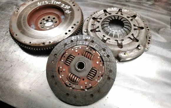 Nissan Almera Tino Clutch set kit 30100BN300 30210BN300