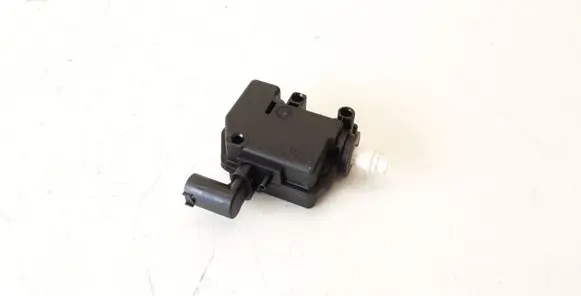 Fuel tank cap lock motor